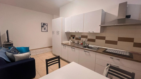 ASTI (AT) TRAVERSA DI CORSO TORINO VICINANZE PAM e principali servizi  - ALLOGGIO RISTRUTTURATO SITUATO AL PRIMO PIANO ALTO ( SECONDO FUORI TERRA )  - Euro 80.000